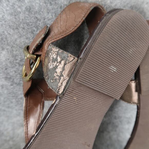 Soda Shoes Womens 7 Sandals T Strap Buckle Flat Thong Brown Casual Studs - Picture 11 of 11